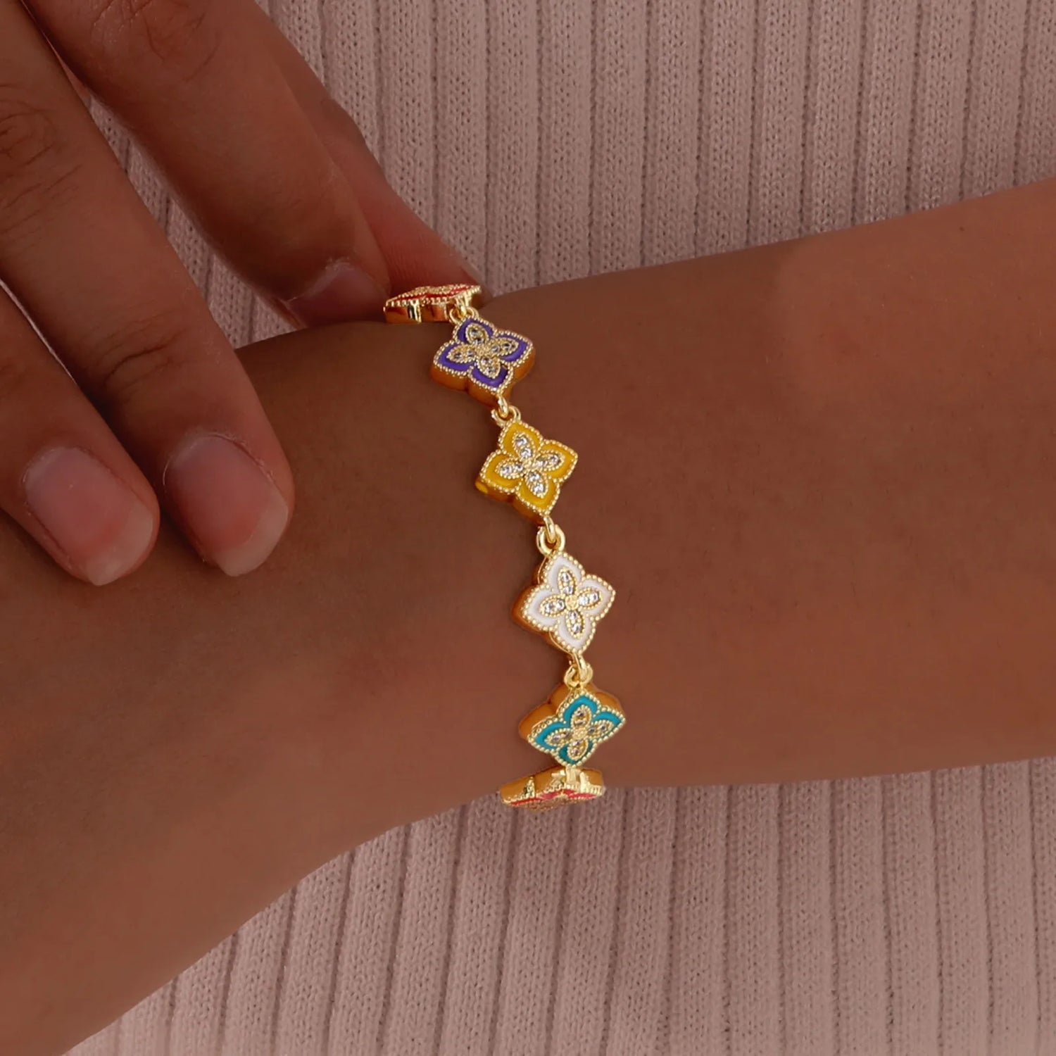 Luxy Bracelet - Love Cut